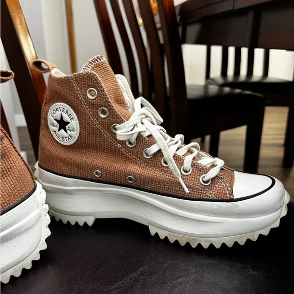 Converse Brown and White Run Star Hike Shoes - Picture 3 of 6